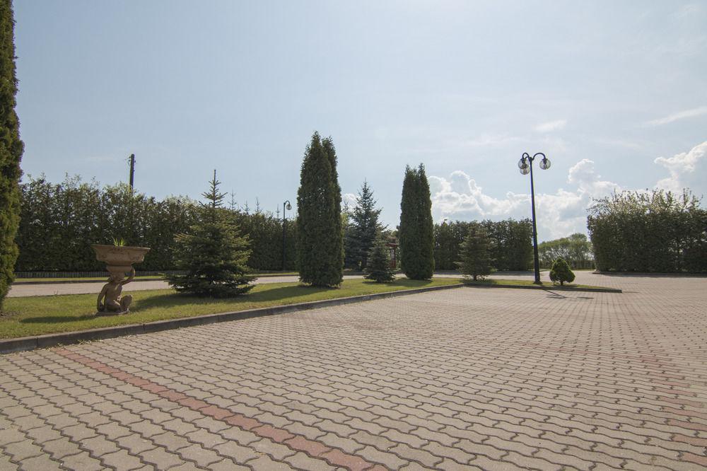 Holiday Stary Folwark ภายนอก รูปภาพ